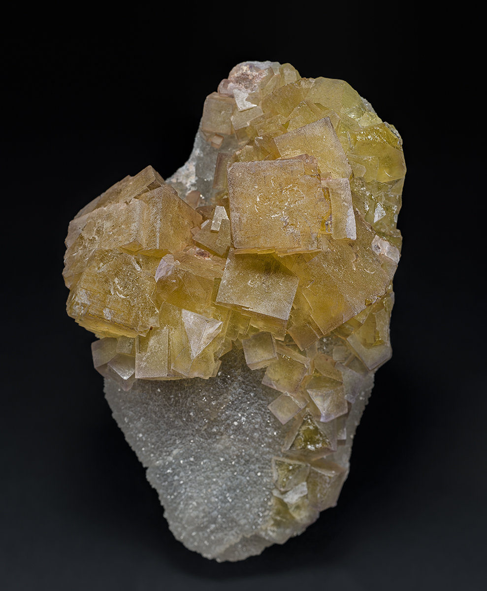 Fluorite, Quartz
8.1 x 5.2 cm
(Autor: am mizunaka)