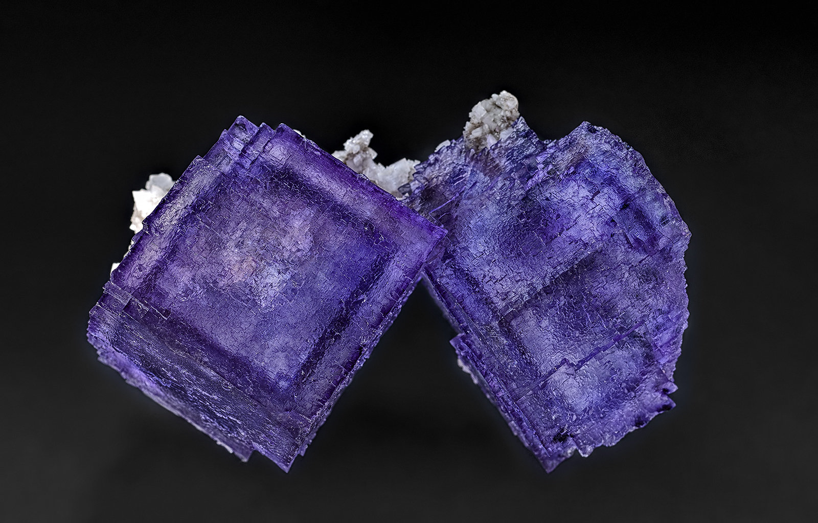 Fluorite, Dolomite
7.1 x 4.7 cm
(Autor: am mizunaka)