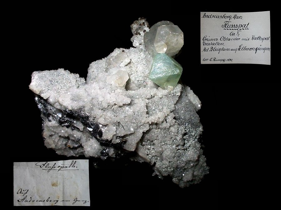Fluorite, Calcite, Galena, Quartz
1 cm crystal
(Autor: Andreas Gerstenberg)