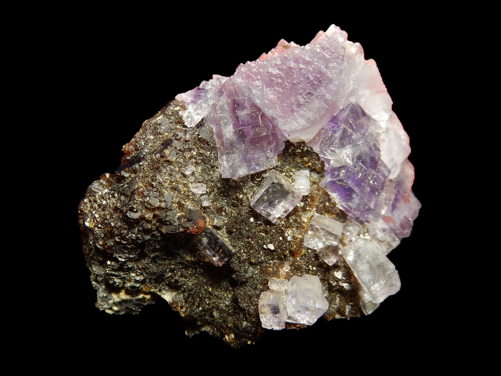 Sphalerite and Fluorite
42 mm x 36 mm x 23 mm
(Autor: Dany Mabillard)