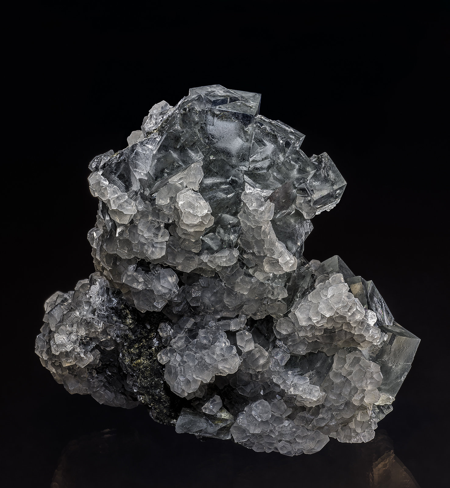 Fluorite, Calcite
11.0 x 11.0 x 4.5 cm
(Autor: am mizunaka)