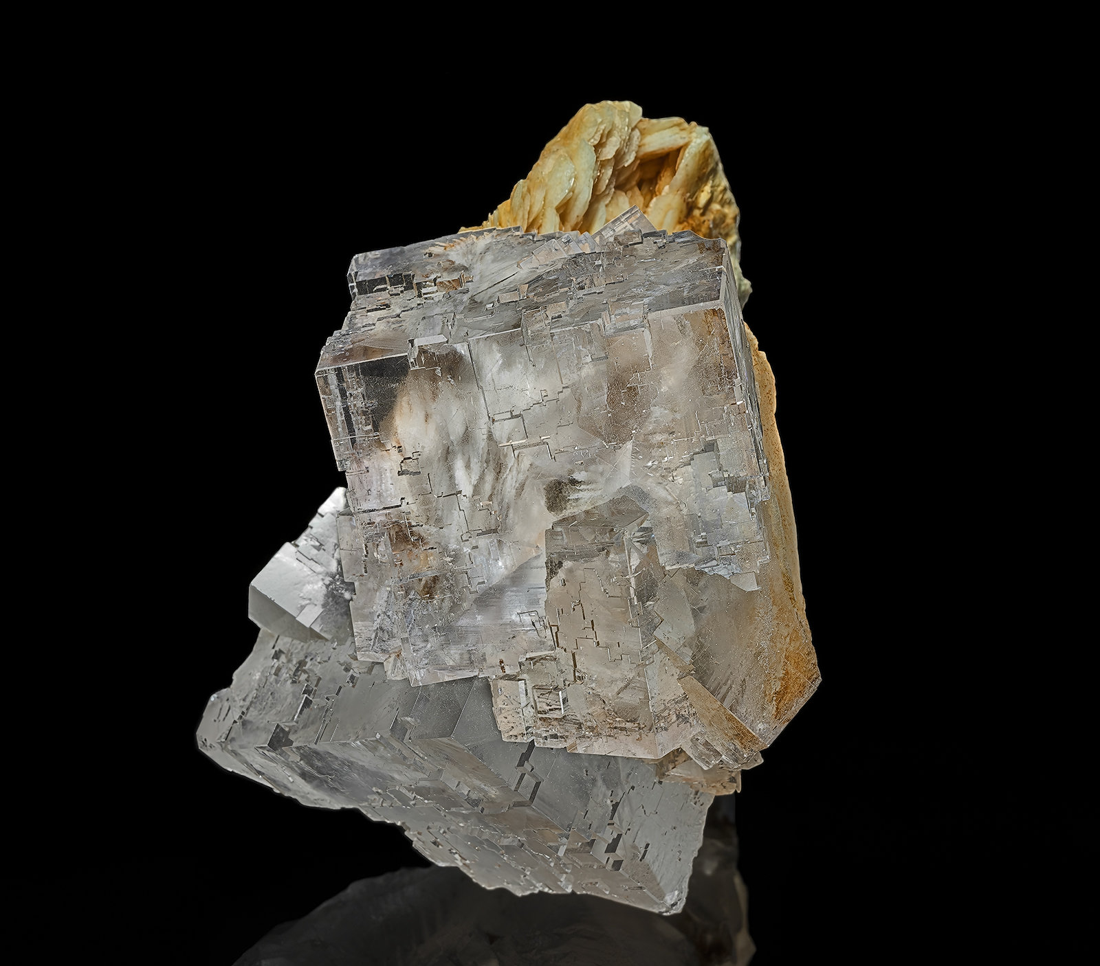 Fluorite, Barite
6.1 x 5.5 cm
(Autor: am mizunaka)