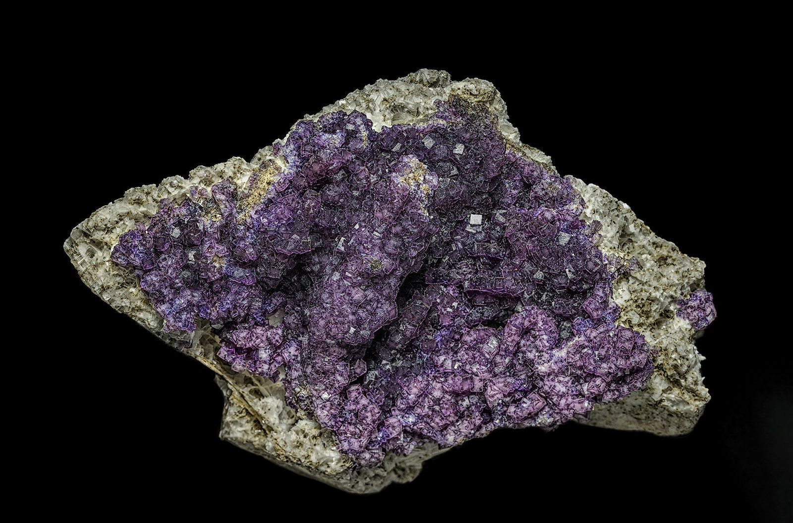 Fluorite, Calcite
16.5 x 11.4 cm
(Autor: am mizunaka)