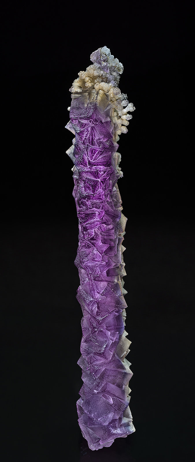 Fluorite, Calcite
14.2 x 2.0 cm
(Autor: am mizunaka)
