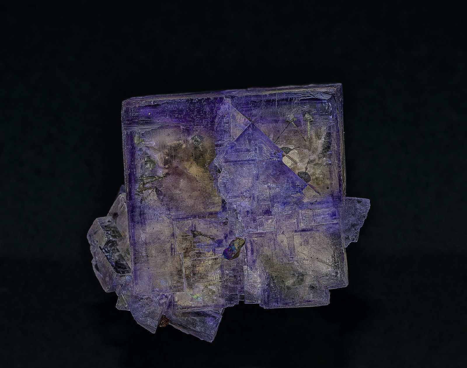 Fluorite, Chalcopyrite
2.9 x 2.5 cm
(Autor: am mizunaka)