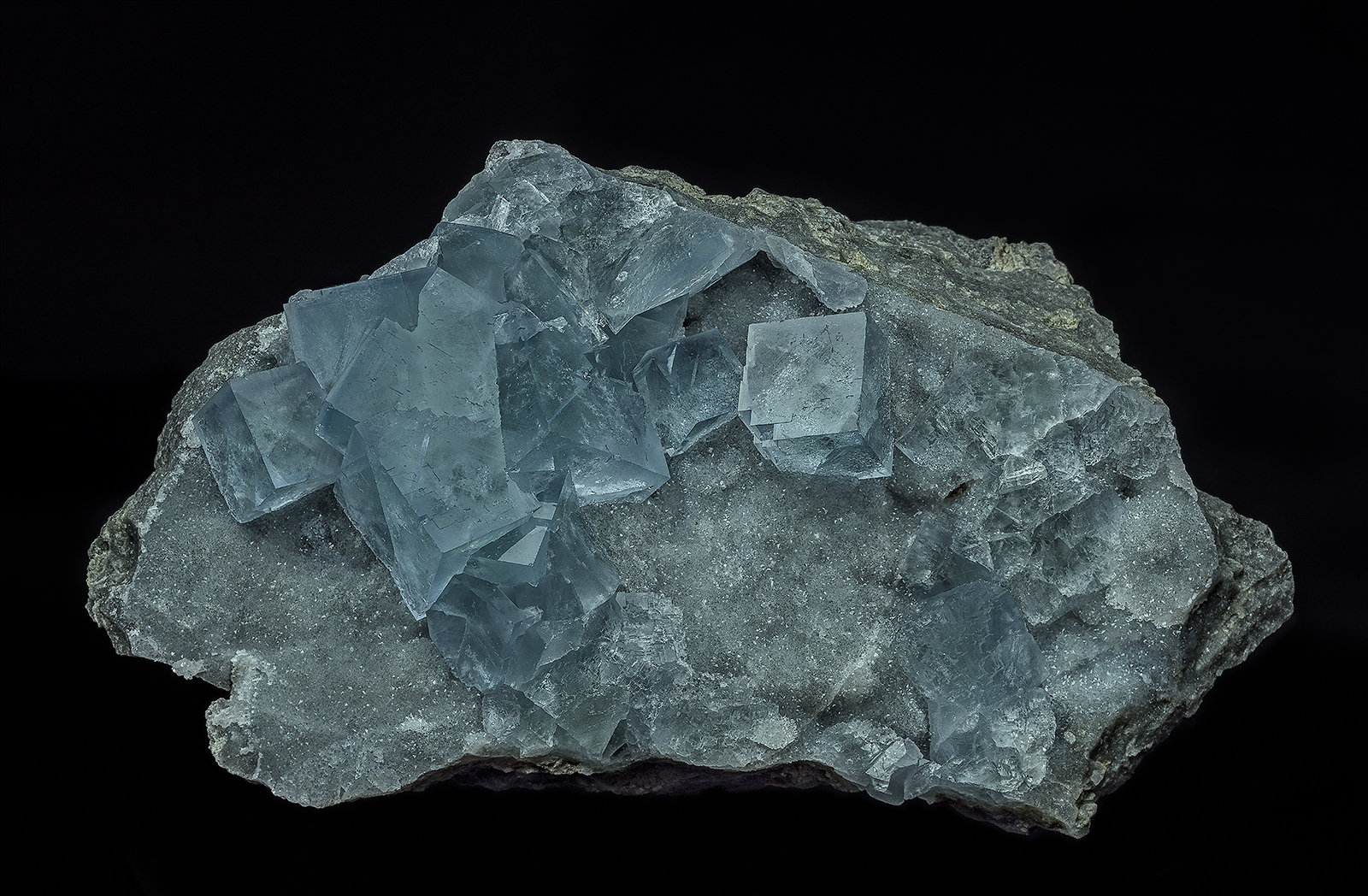 Fluorite, Quartz
10.8 x 6.2 cm
(Autor: am mizunaka)