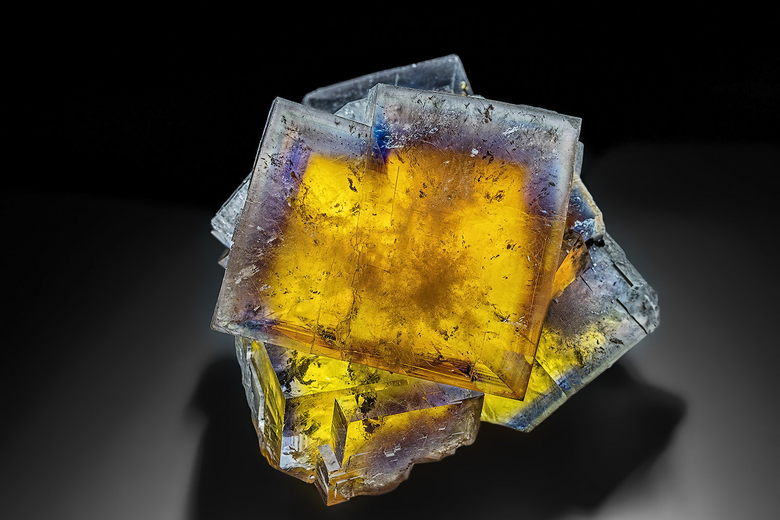 Fluorite
9.6 x 9.7 cm
(Autor: am mizunaka)