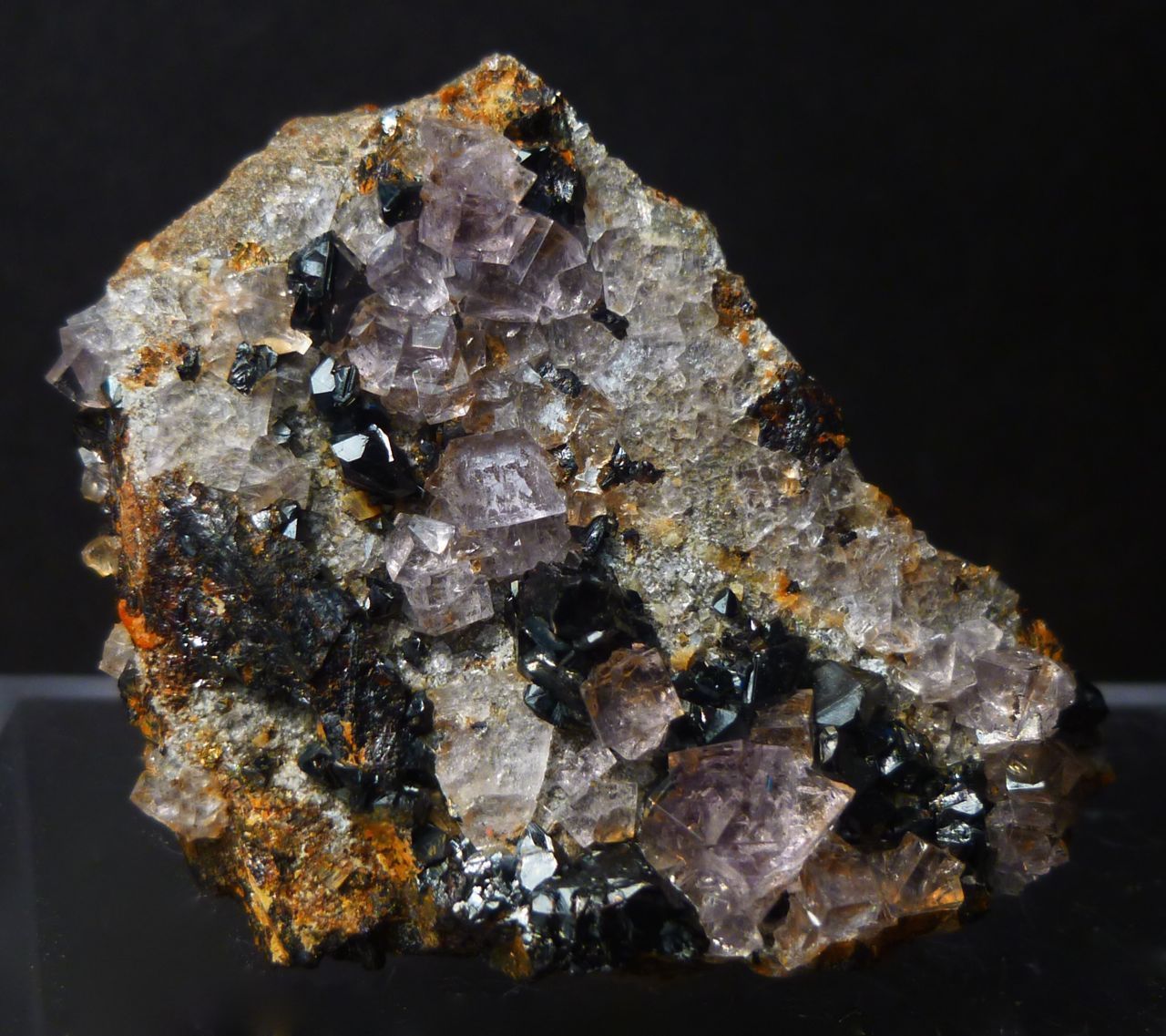 Fluorite and Sphalerite
3x3cm
(Autor: captaincaveman)