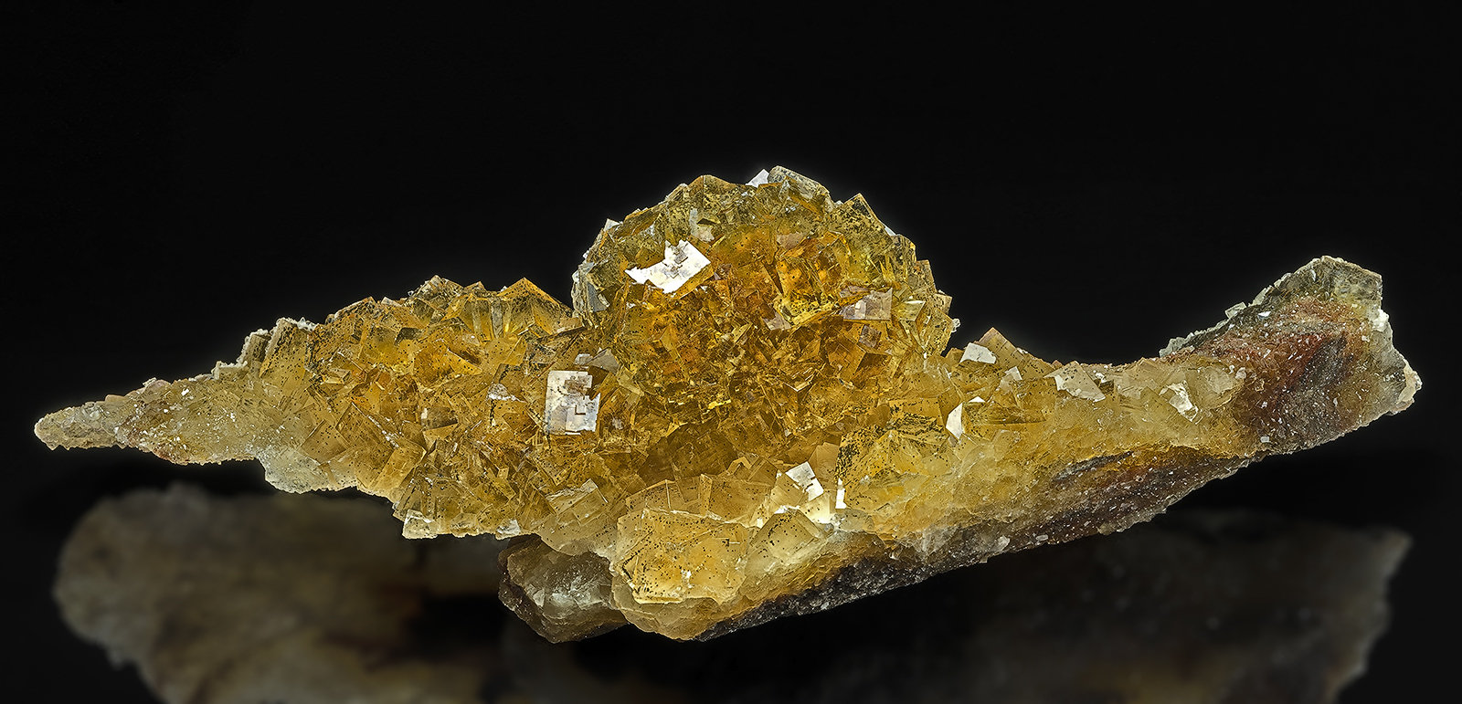 Fluorite, Pyrite
18.4 x 7.0 cm
(Autor: am mizunaka)