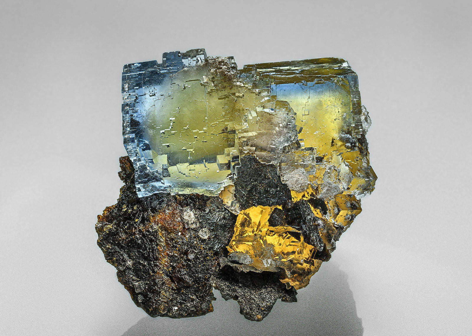 Fluorite, Sphalerite
7.0 x 6.5 cm
(Autor: am mizunaka)