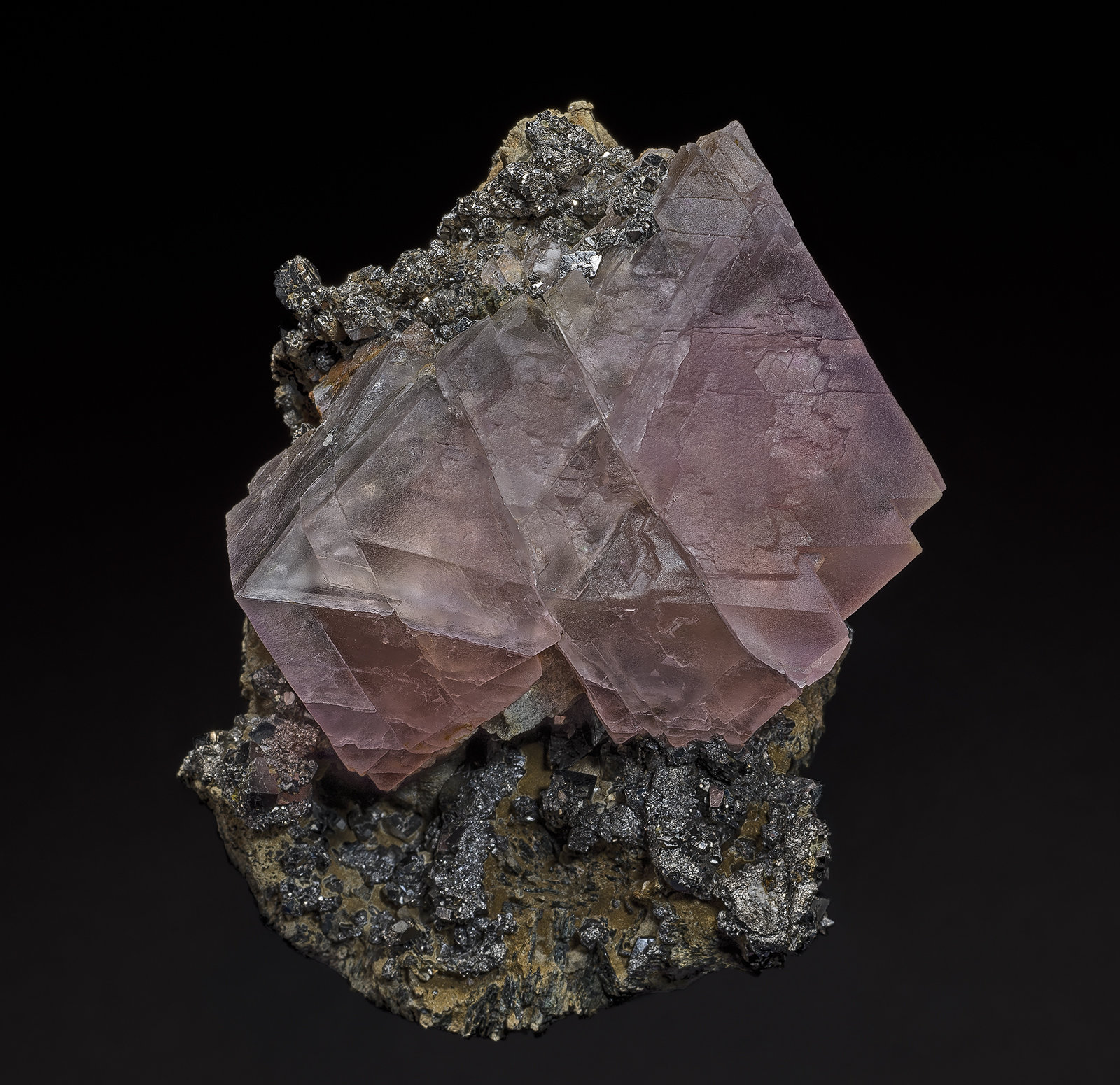 Fluorite, Arsenopyrite
9.3 x 6.1 cm
(Autor: am mizunaka)