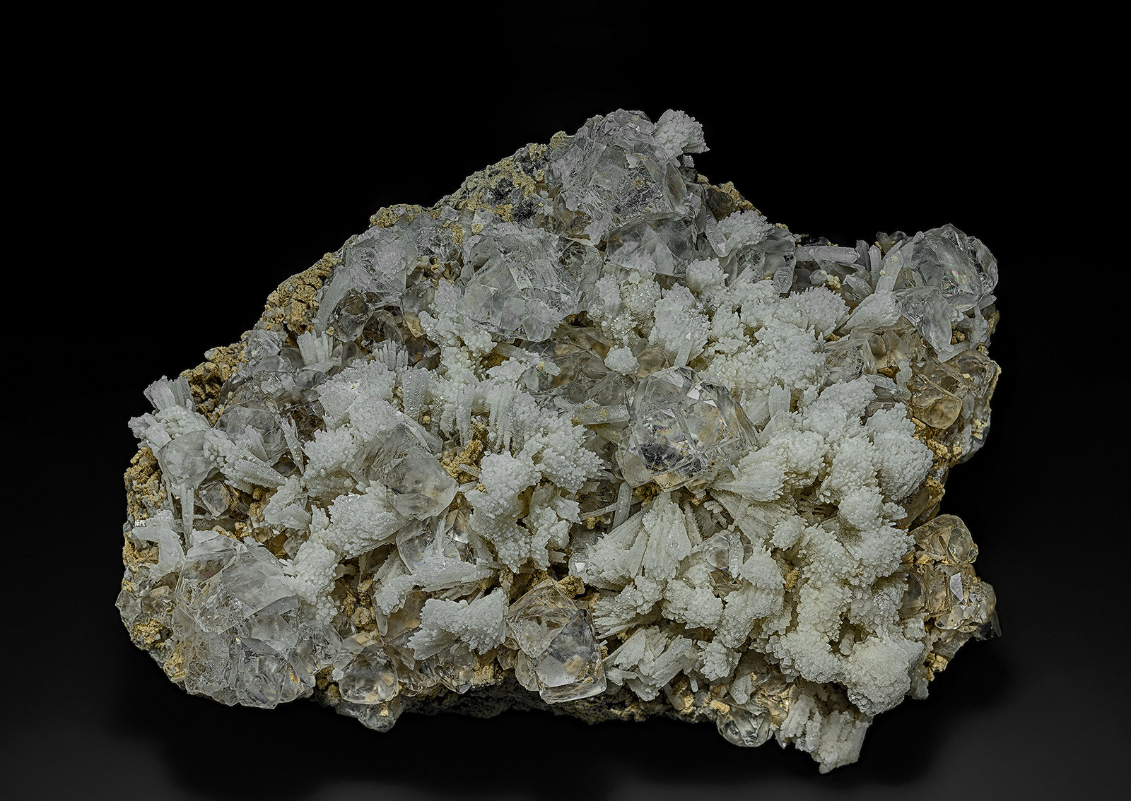Fluorite, Calcite, Quartz
17.5 x 11.3 cm
(Autor: am mizunaka)