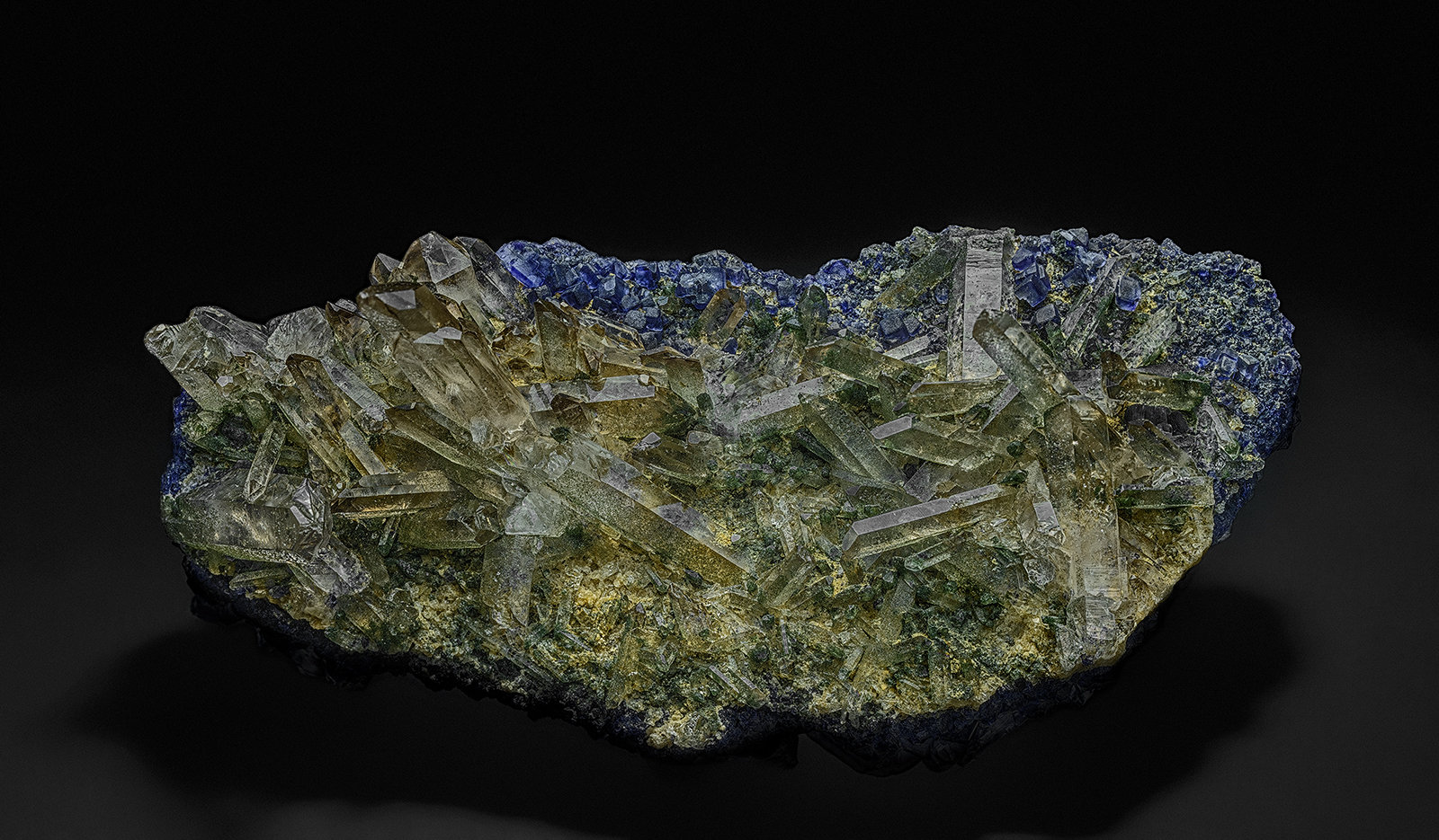 Fluorite, Quartz
8.6 x 4.2 cm
(Autor: am mizunaka)