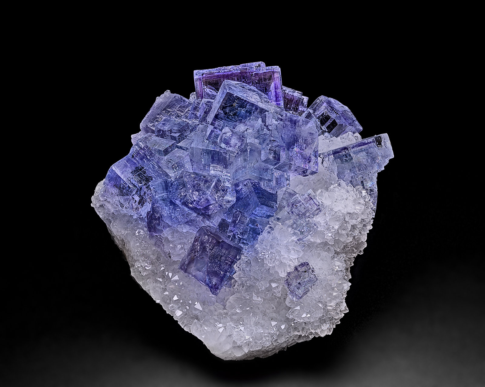 Fluorite, Quartz
7.2 x 7.1 cm
(Autor: am mizunaka)