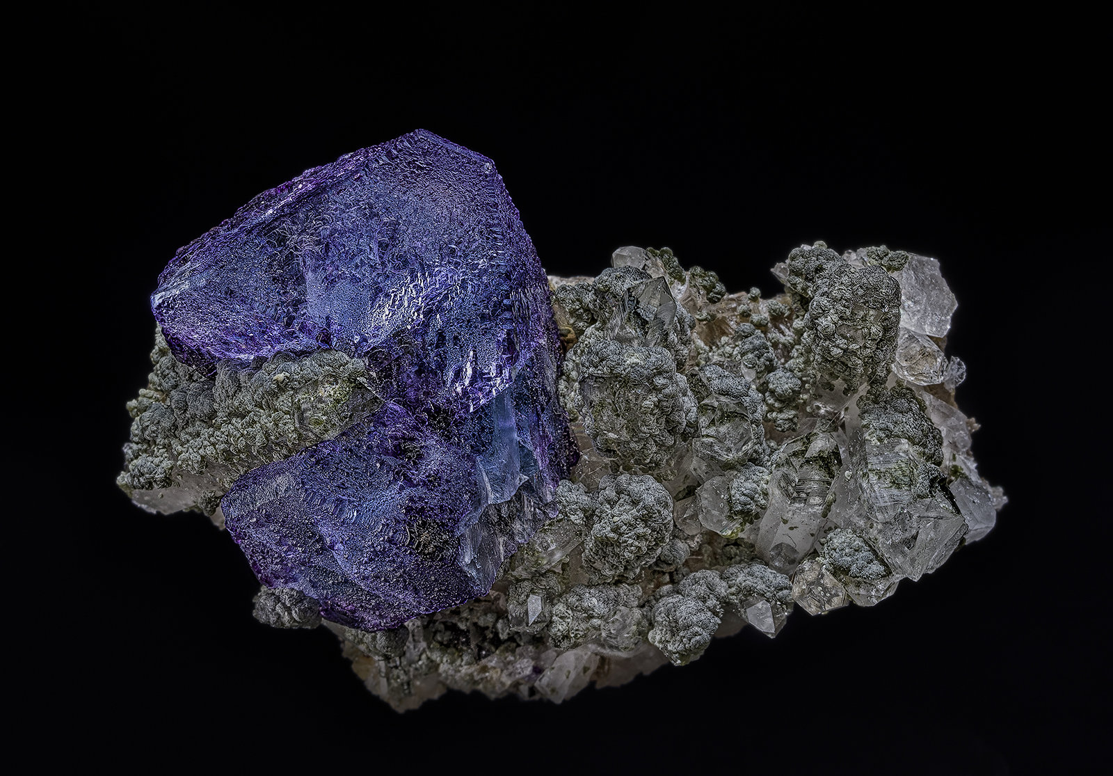 Fluorite, Quartz
4.3 x 3.0 cm
(Autor: am mizunaka)