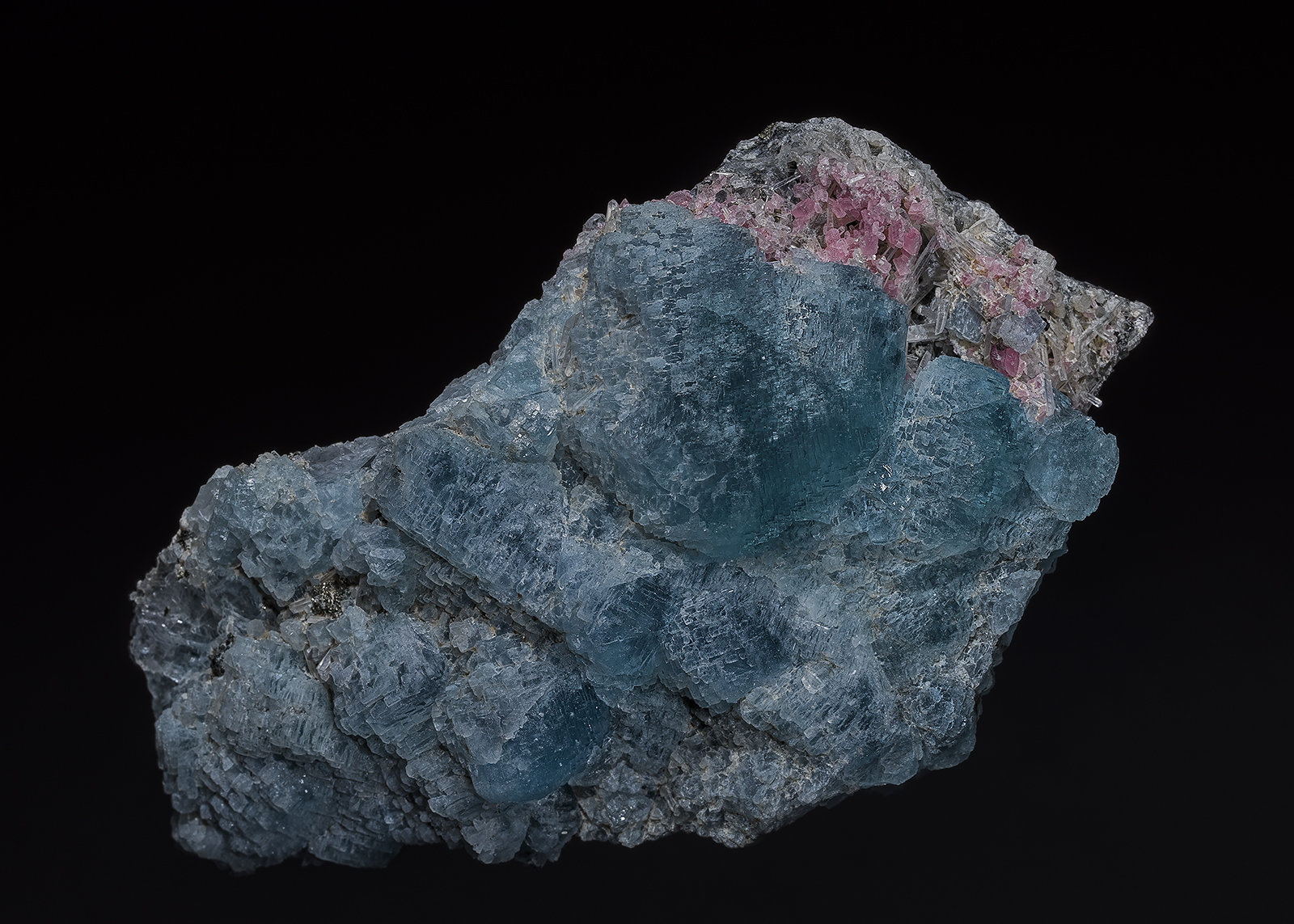 Fluorite, Rhodochrosite, Quartz
11.5 x 6.9 cm
(Autor: am mizunaka)