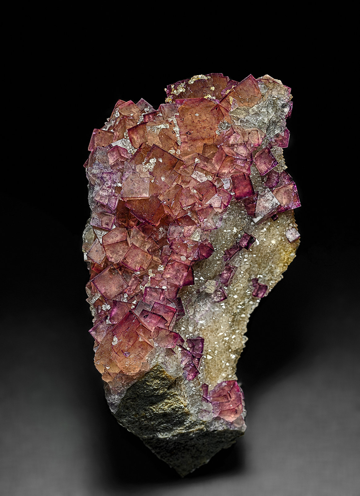 Fluorite, Quartz
9.5 x 6.3 cm
(Autor: am mizunaka)