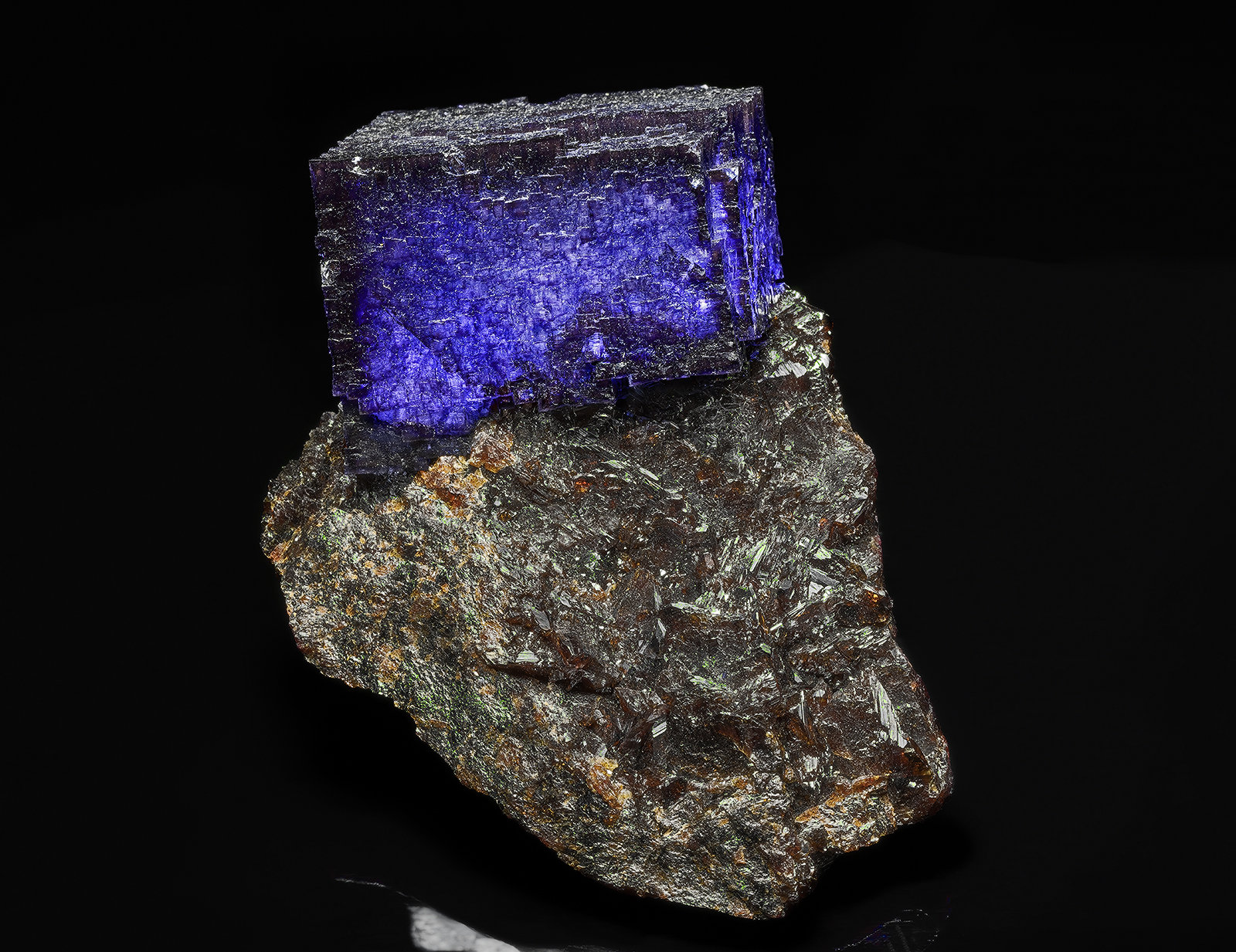 Fluorite, Sphalerite
8.5 x 5.5 cm
(Autor: am mizunaka)