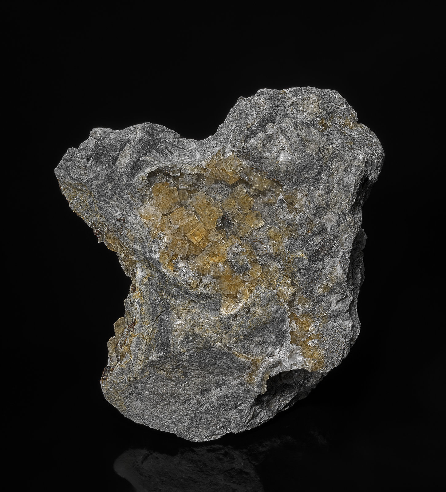 Fluorite, Sphalerite
12.4 x 10.5 cm
(Autor: am mizunaka)