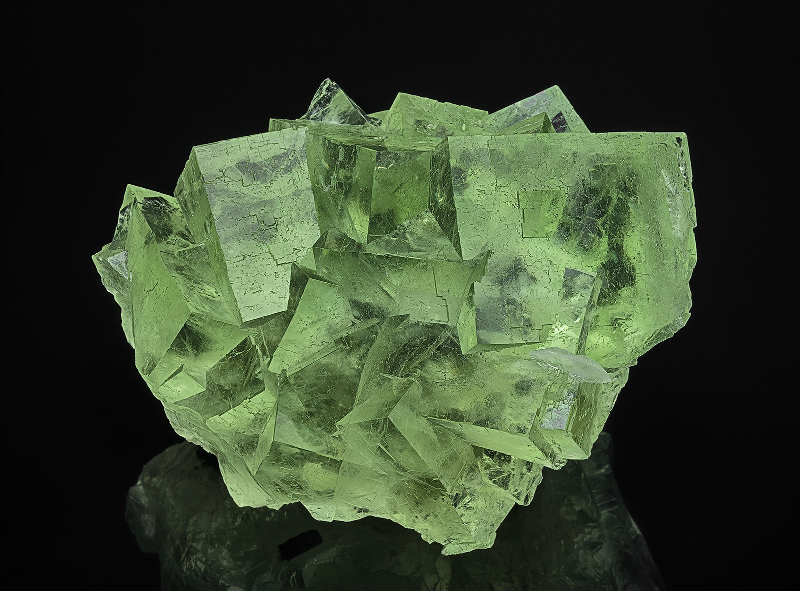 Fluorite, Calcite
12.5 x 9.8 cm
(Autor: am mizunaka)