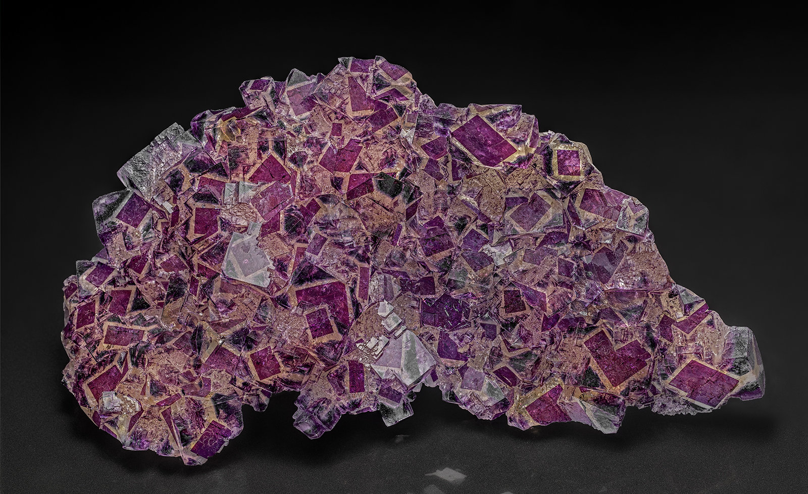Fluorite
15.5 x 7.4 cm
(Autor: am mizunaka)