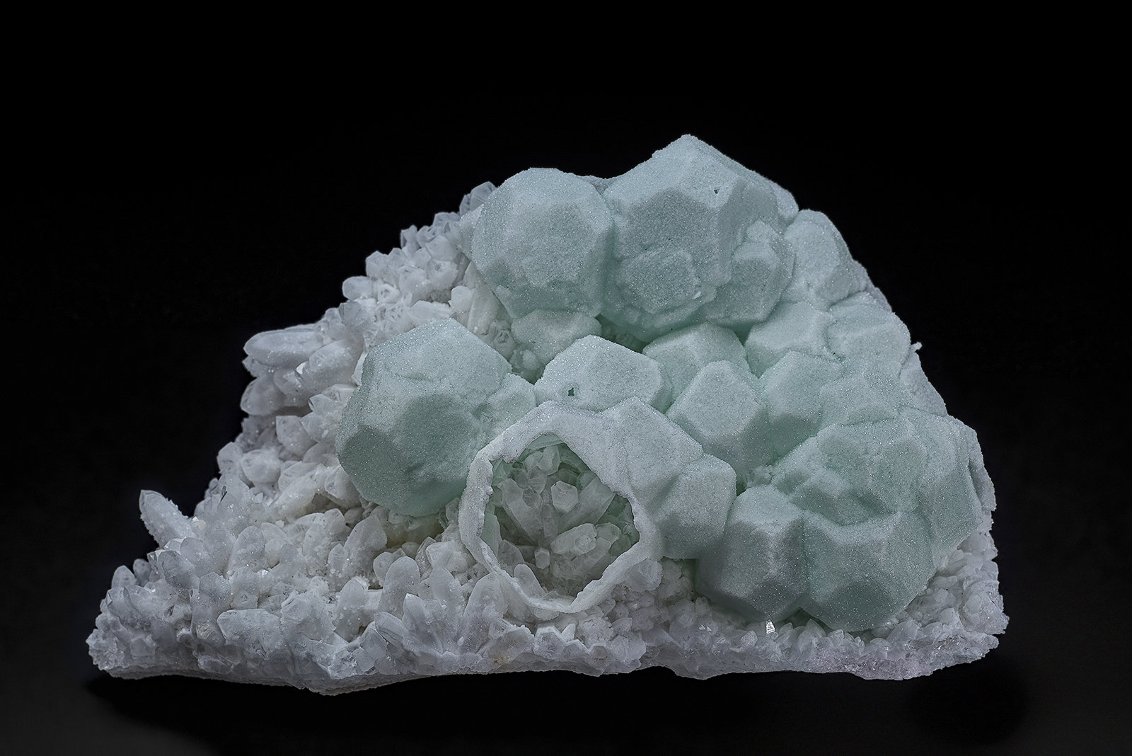 Quartz, Fluorite
10.5 x 6.3 cm
(Autor: am mizunaka)