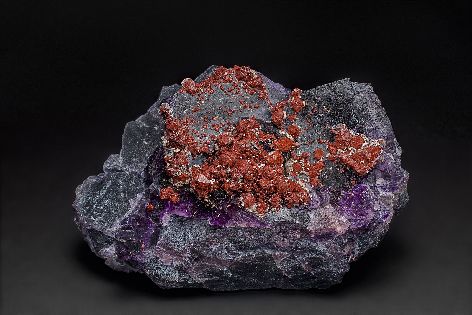 Fluorite, Quartz (variety eisenkiesel)
8.0 x 5.7 cm
(Autor: am mizunaka)