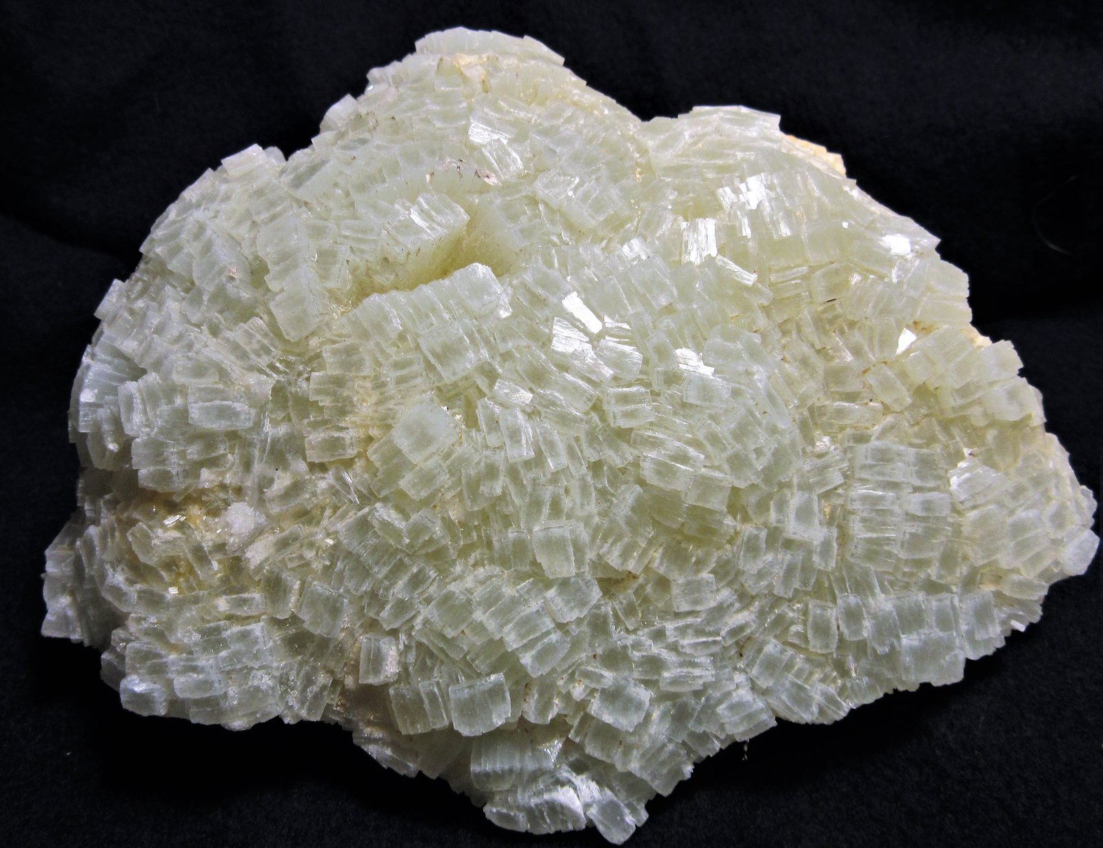 Prehnite
14x12x7 cm
(Autor: Joseph DOliveira)