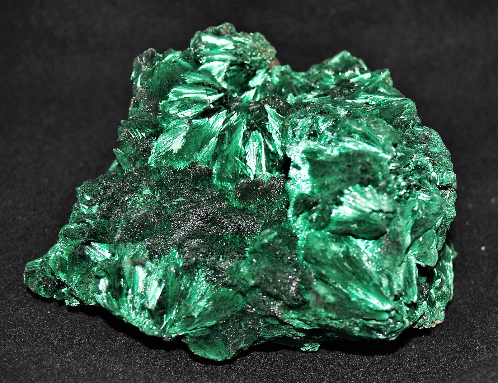Malachite
10x11x7 cm
(Autor: Joseph DOliveira)
