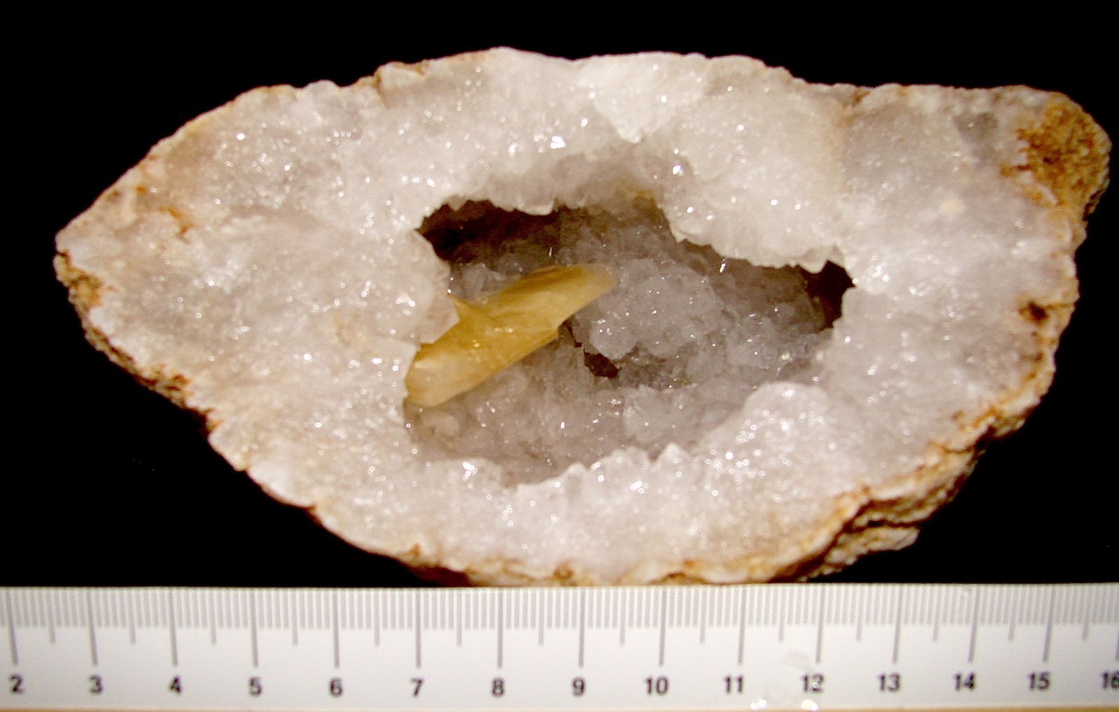 Baryte on Quartz
the Barite crystal is about 3 cm
(Autor: Bob Harman)