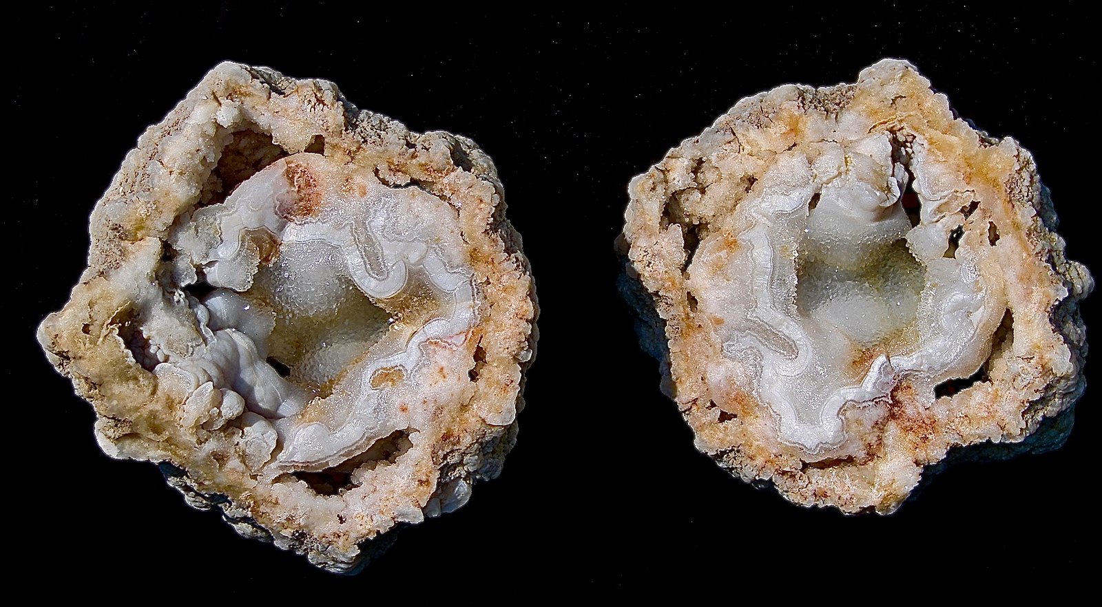 Quartz with Quartz (variety chalcedony)
15 cm x 15 cm
(Autor: Bob Harman)