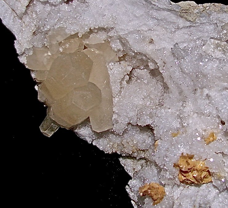 Calcite and Dolomite on Quartz
The Calcite crystals are up to 3.5 cm
(Autor: Bob Harman)