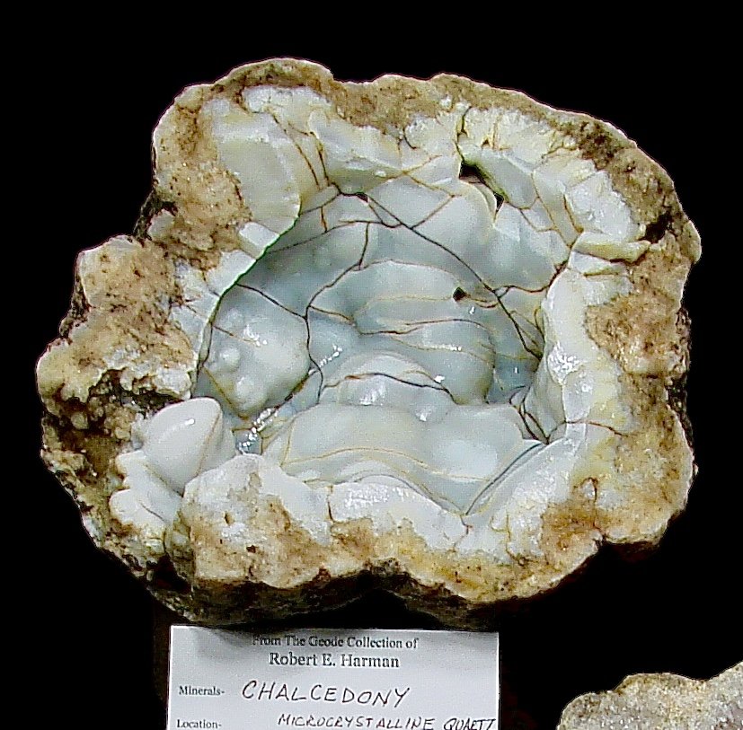 Quartz (variety chalcedony)
15 cm
(Autor: Bob Harman)