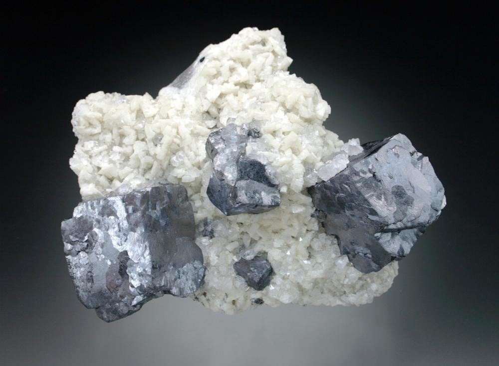 Galena, Ankerite
8x6x3 cm overall size
(Autor: Jesse Fisher)