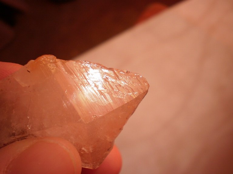 Quartz
1 3/4" high and 1 1/4" wide and 5/8" deep
(Autor: Reelgoodwoman)