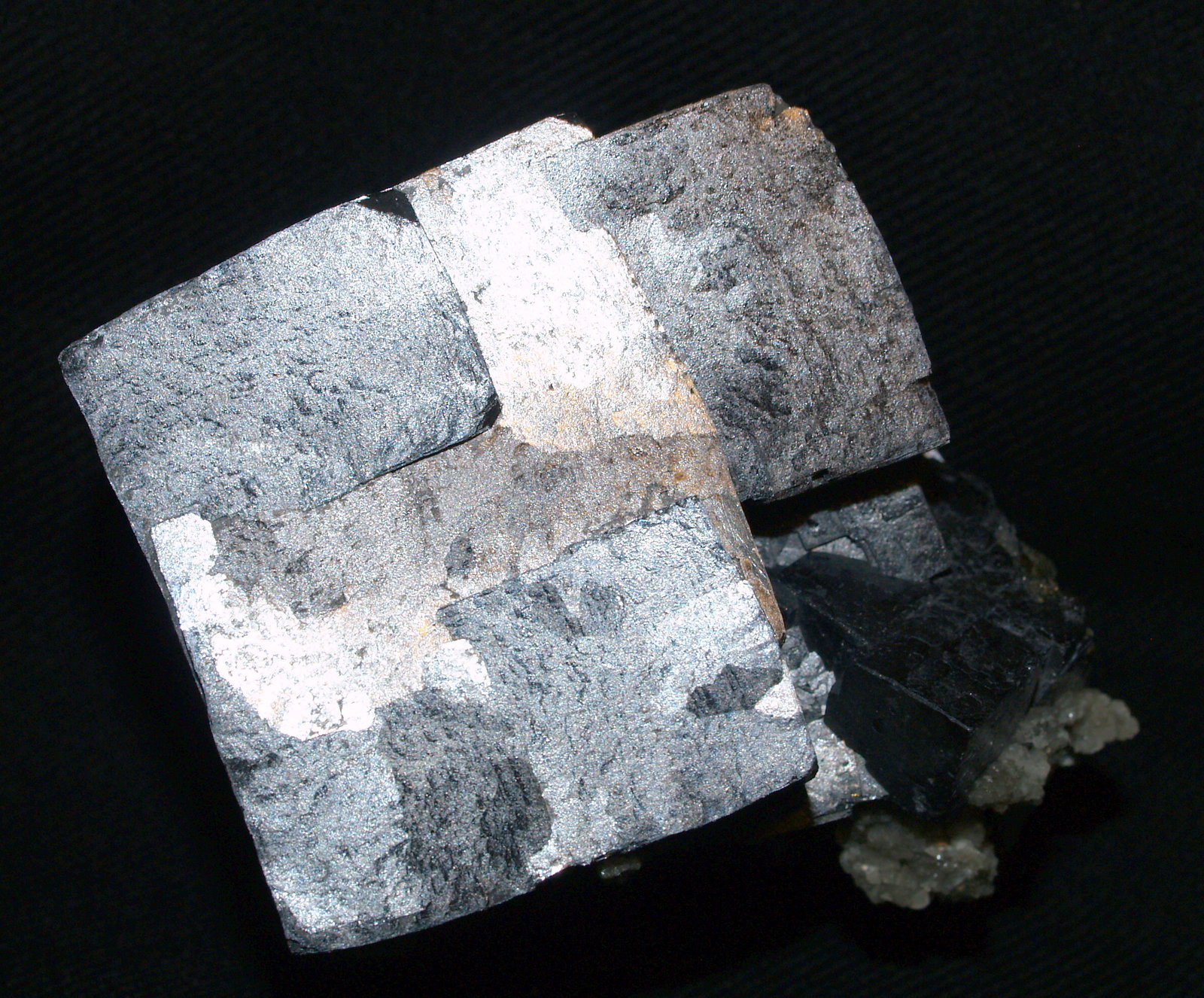 Galena
6x5x5 cm
(Autor: Joseph DOliveira)