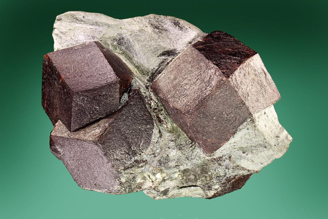 Almandine
8 cm
(Autor: Gerhard Brandstetter)