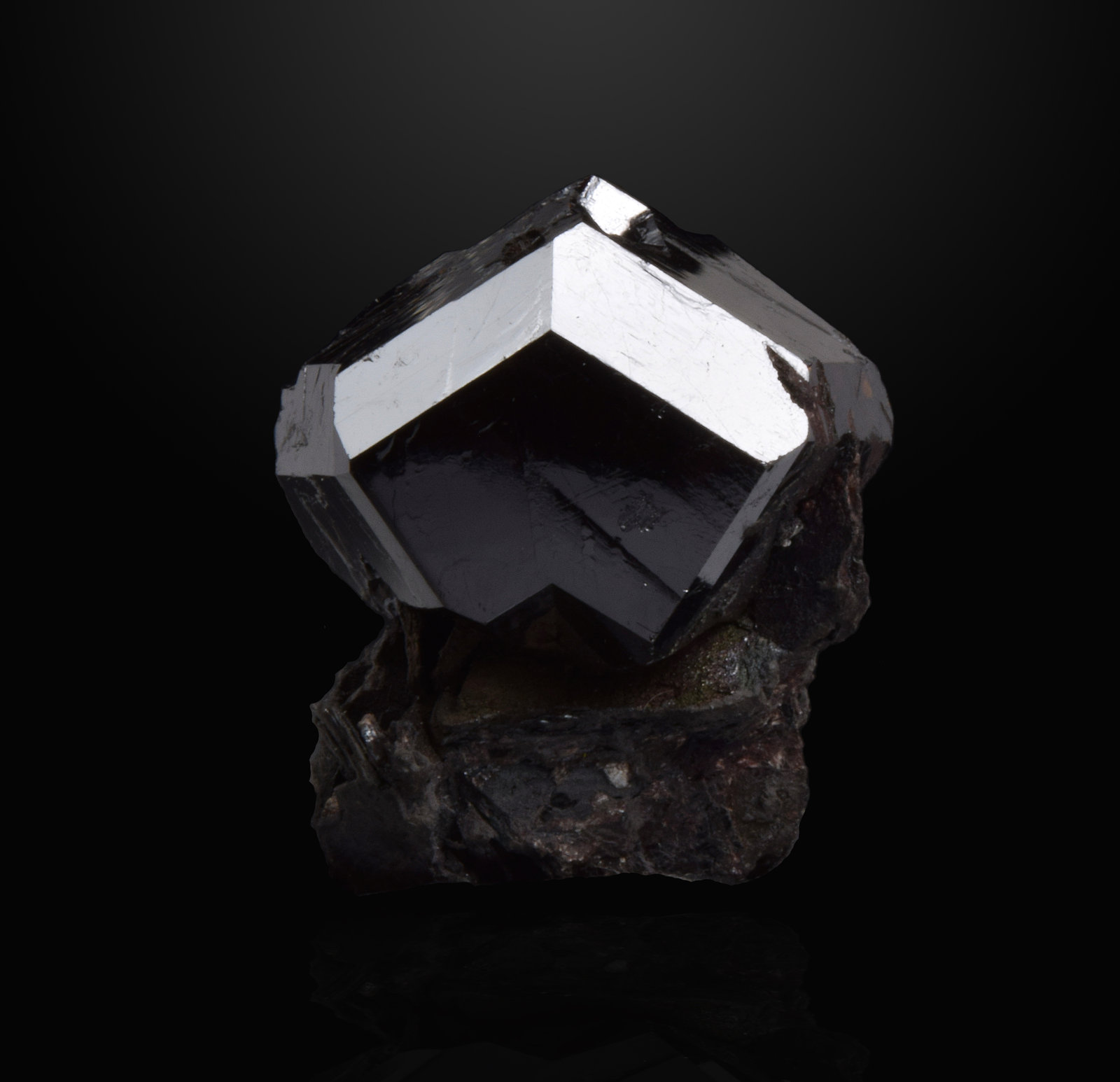 Rutile
2.5 cm
(Autor: dontgogreen)