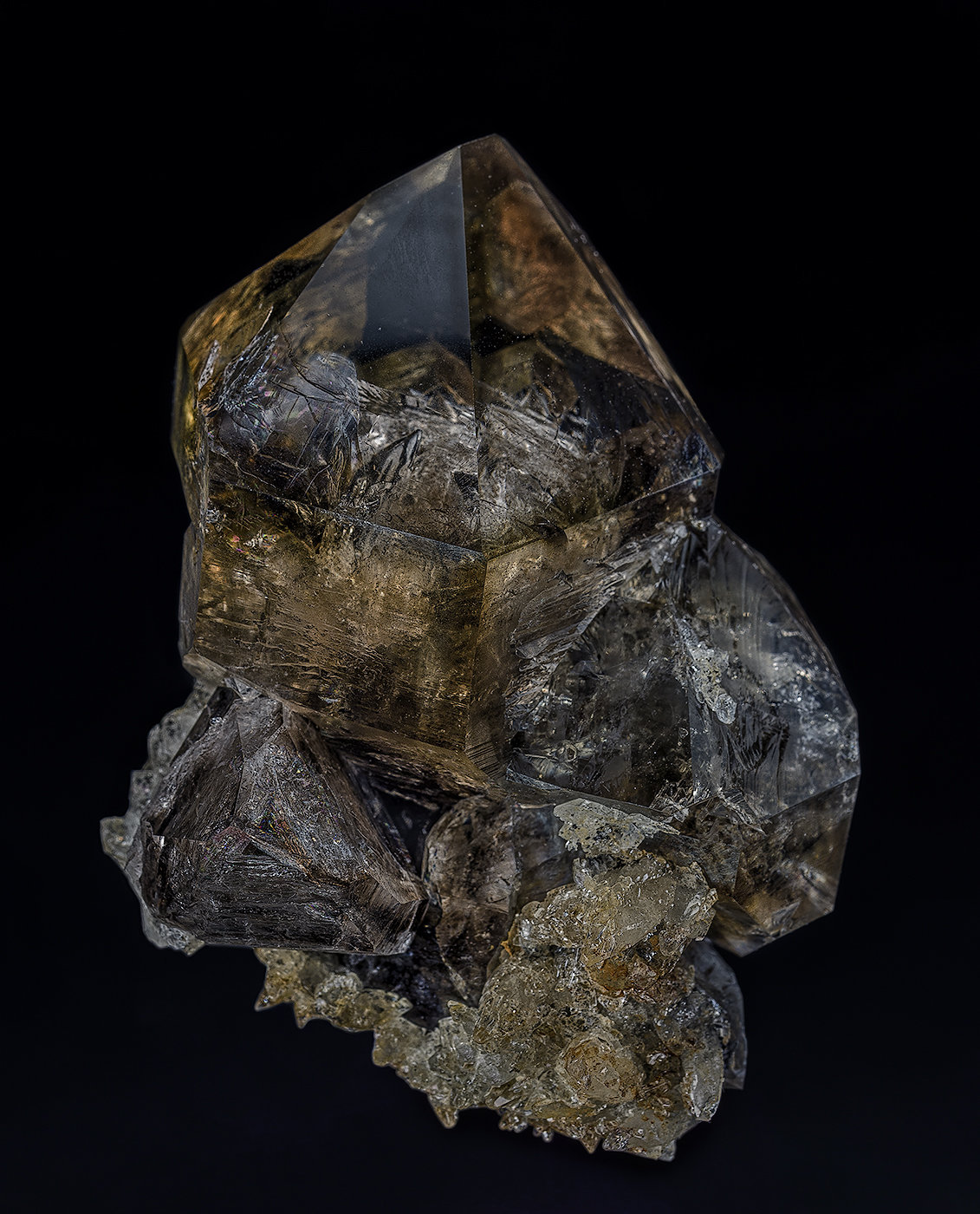 Quartz (variety smoky quartz), Calcite
7.0 x 4.5 cm
(Autor: am mizunaka)