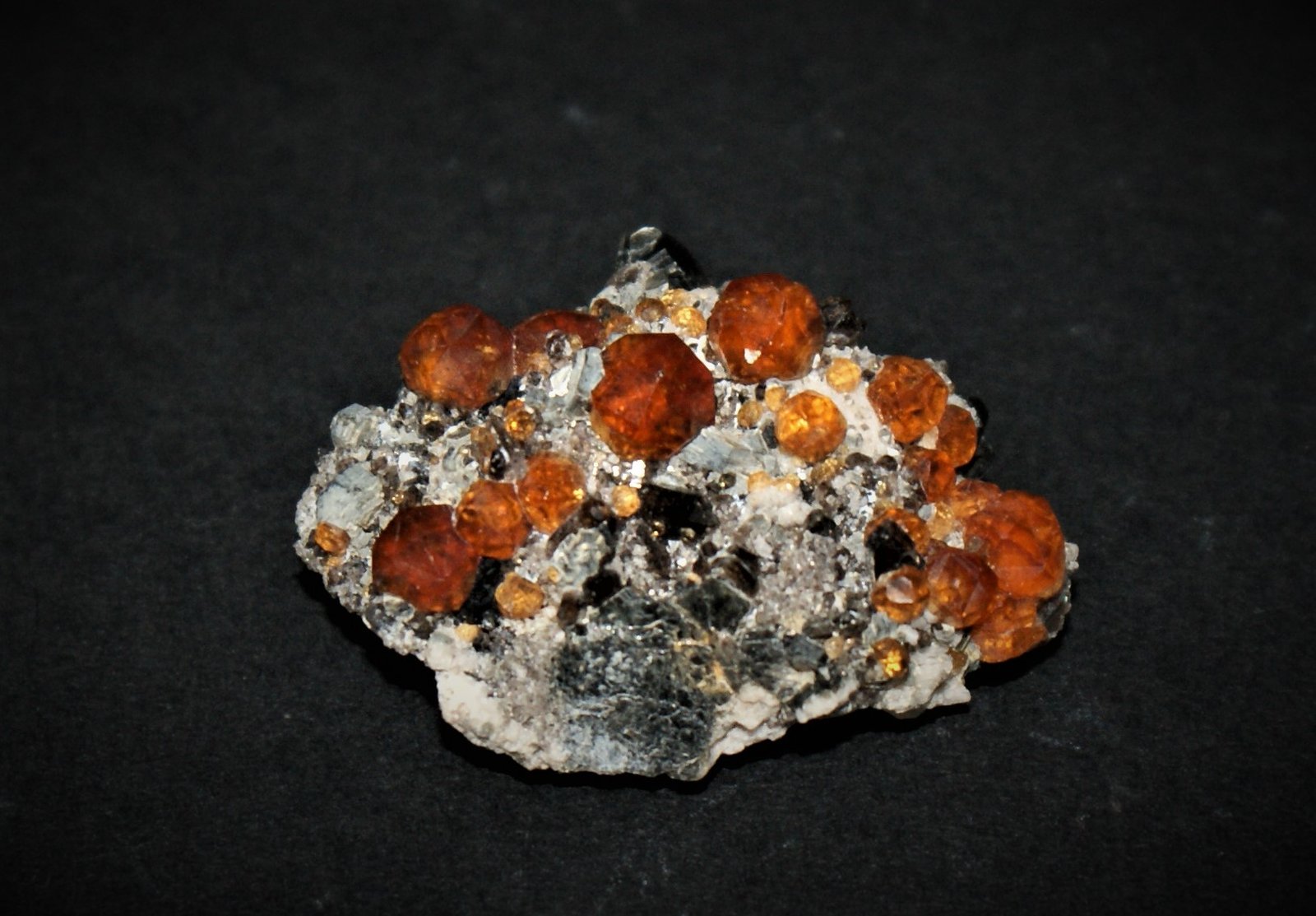 Spessartine
4 cm
(Autor: Philippe Durand)