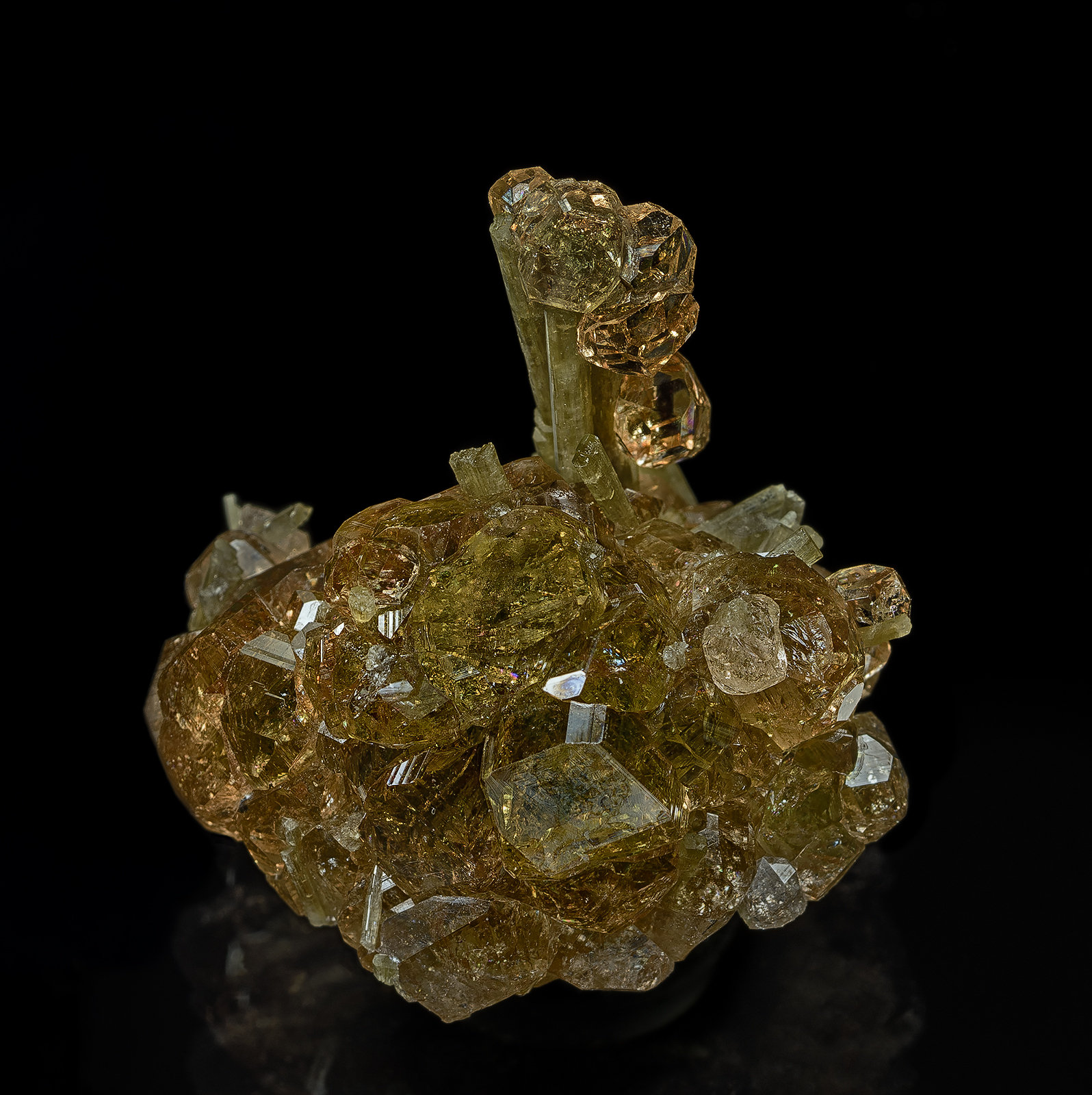 Grossular, Diopside
2.6 x 2.3 x 1.6 cm
(Autor: am mizunaka)