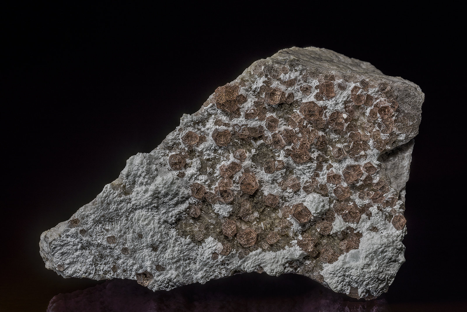 Grossular
8.6 x 5.3 cm
(Autor: am mizunaka)