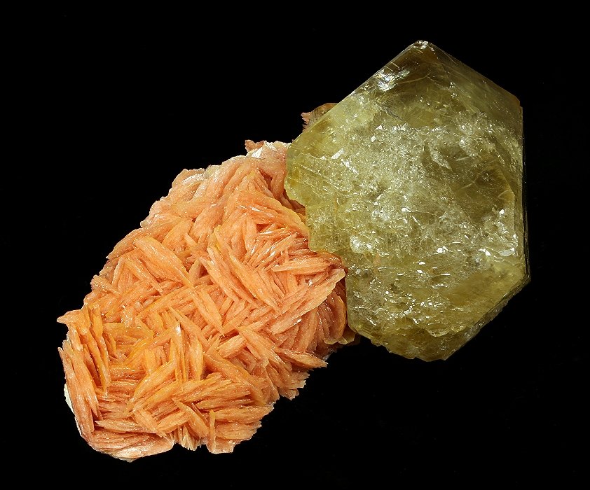 Cerussite on Barite
77 x 50 x 42 mm
(Autor: GneissWare)