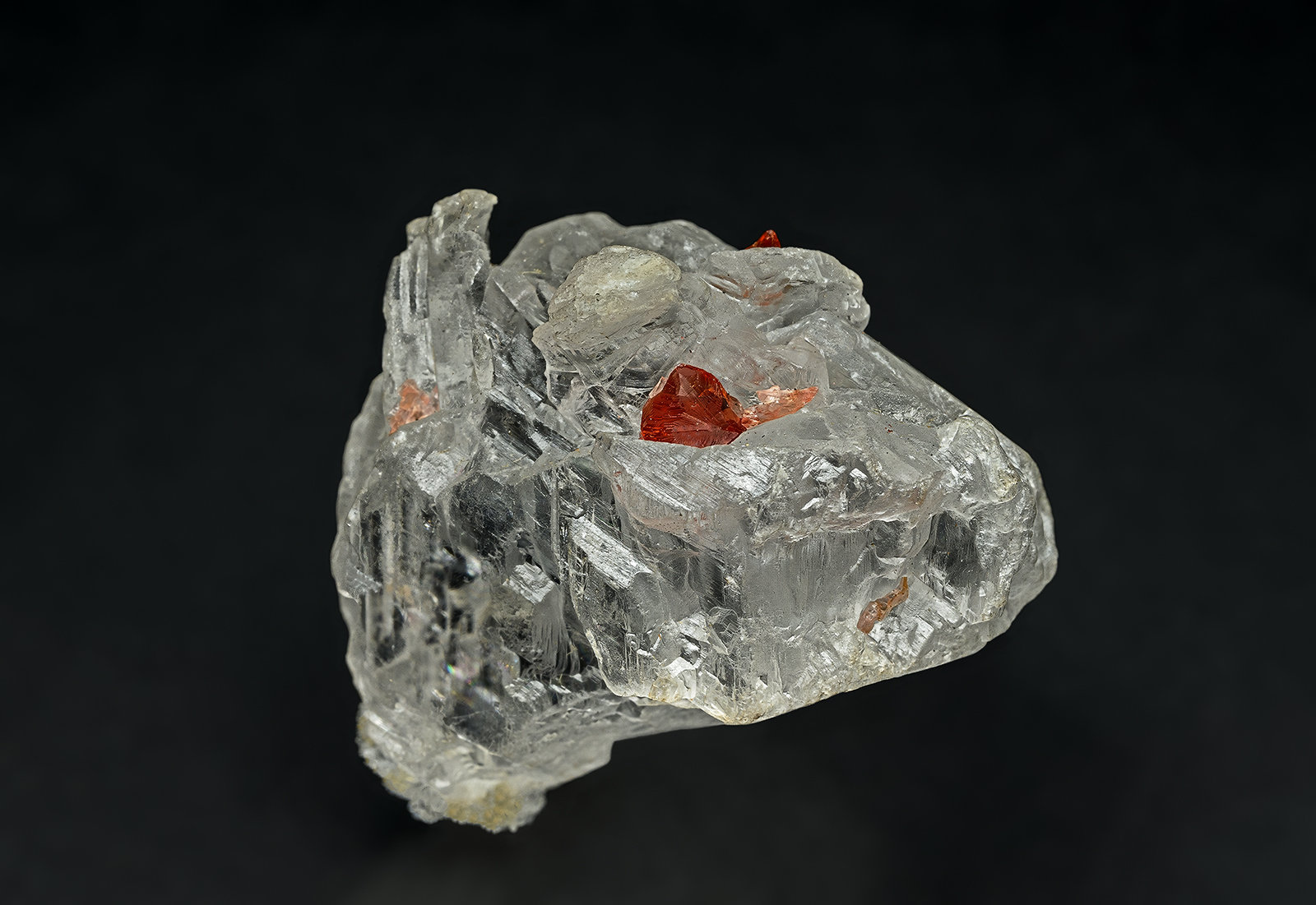 Gypsum, Rhodochrosite
3.1 x 1.8 cm
(Autor: am mizunaka)
