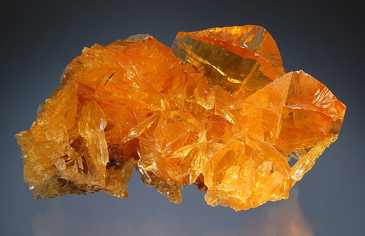 Gypsum
6.3 x 9.4 cm
(Autor: Michael Shaw)