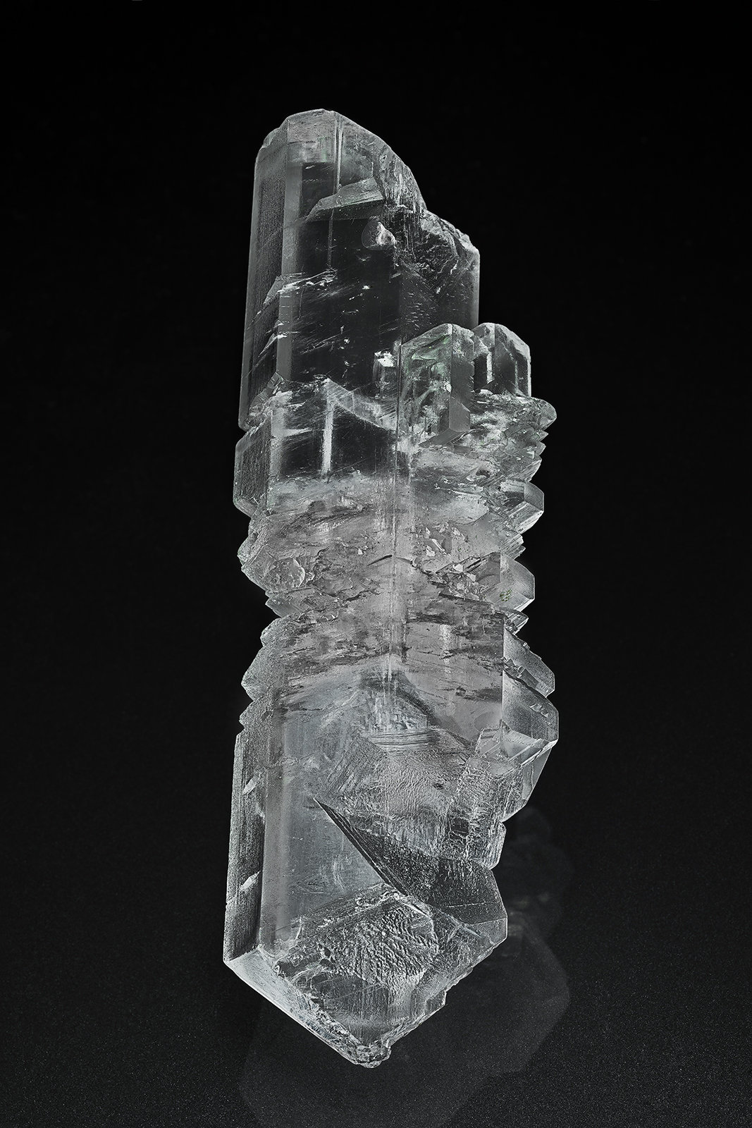 Gypsum (variety selenite)
14.5 x 4.5 cm
(Autor: am mizunaka)