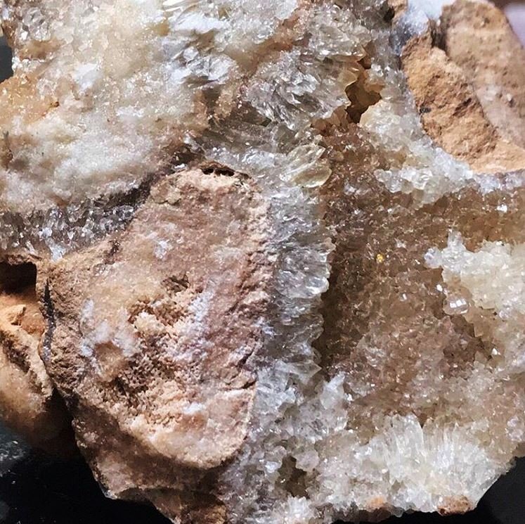Calcite, Aragonite
5.5 cm x 4 cm x 5 cm
(Autor: Tiffanie)