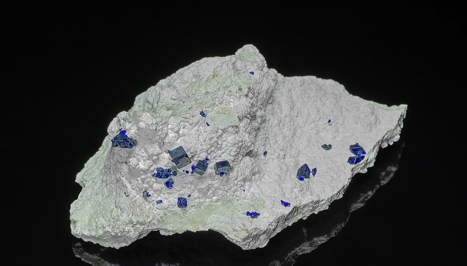 Henmilite
7.3 x 5.1 cm
(Autor: am mizunaka)