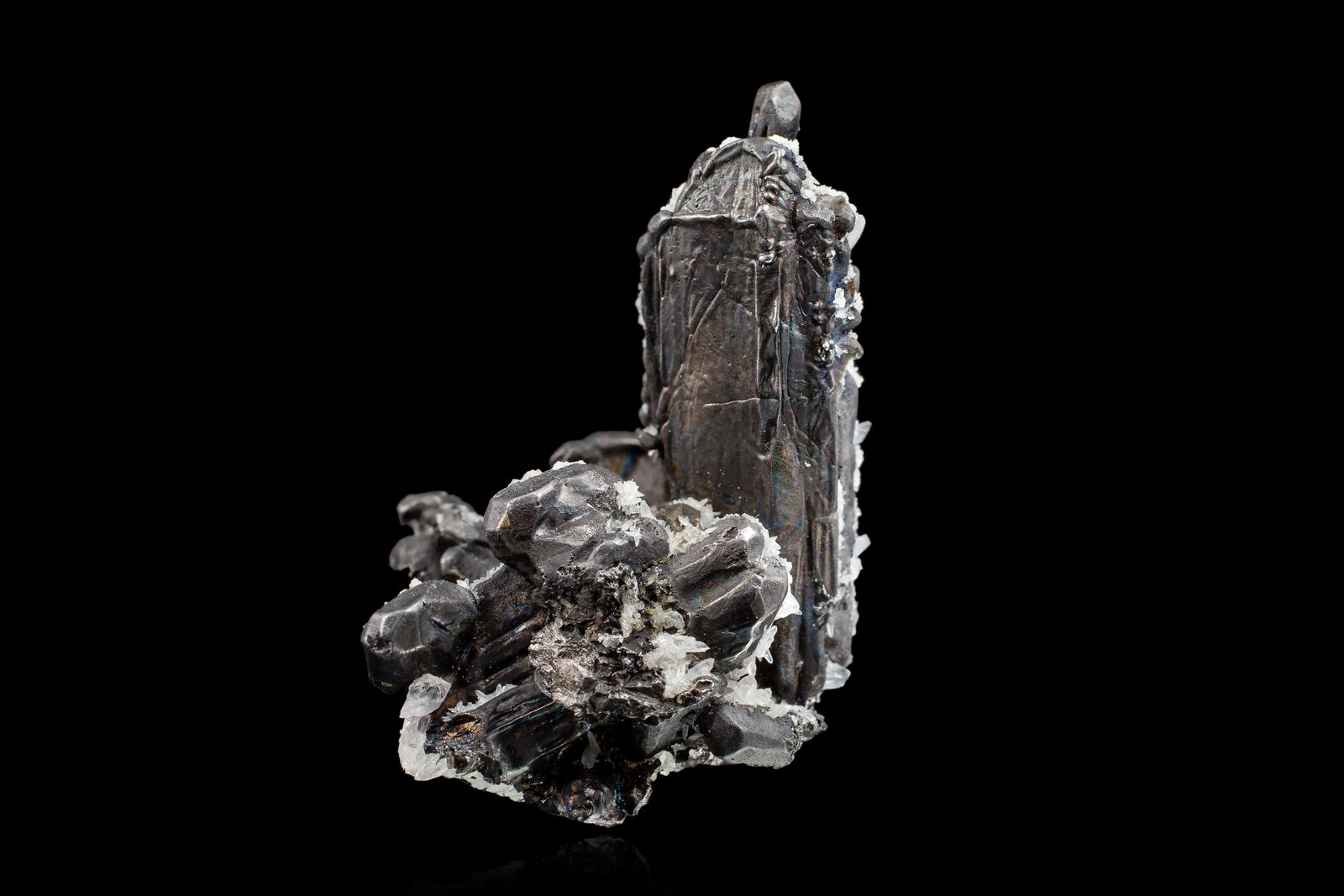 Hessite
3,0 x 3,0 x 4,0 cm
(Autor: MIM Museum)