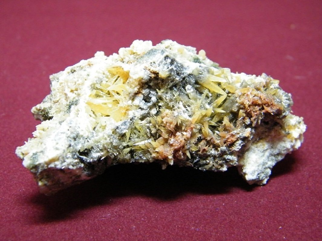 Mimetite
75x35mm
(Autor: Heimo Hellwig)